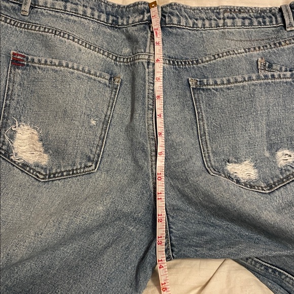 BDG Distressed Blue Boyfriend Jeans - Picture 10 of 10